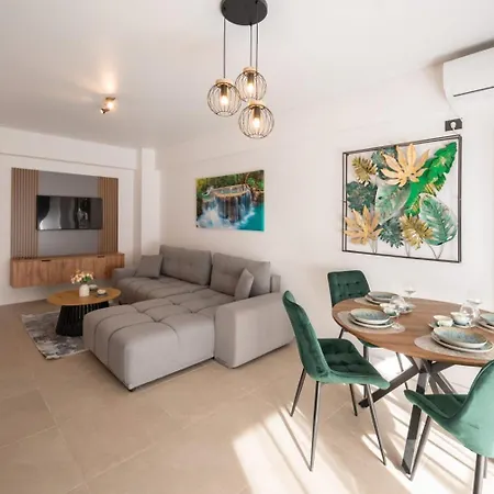 Daire Star Odyssey Free Parking-pool-spa-playground Navodari