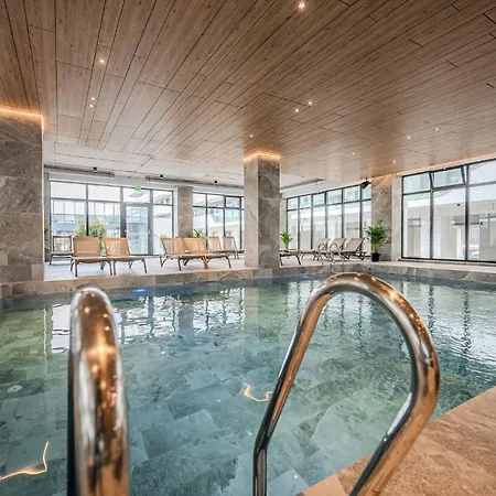 Star Odyssey Free Parking-pool-spa-playground