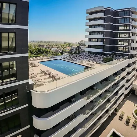 Star Odyssey Free Parking-pool-spa-playground